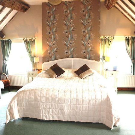 Moreton Hall Farm Bed & Breakfast Newport  Exterior photo