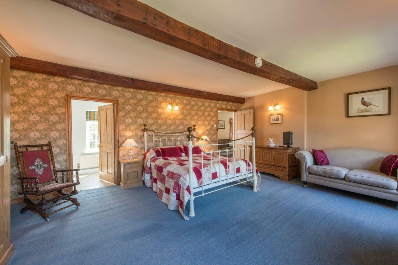 Moreton Hall Farm Bed & Breakfast Newport  Exterior photo