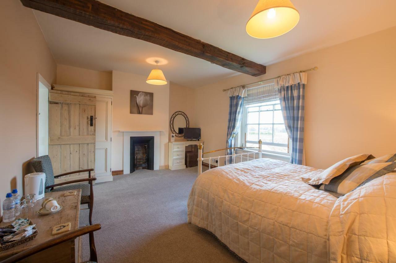 Moreton Hall Farm Bed & Breakfast Newport  Exterior photo